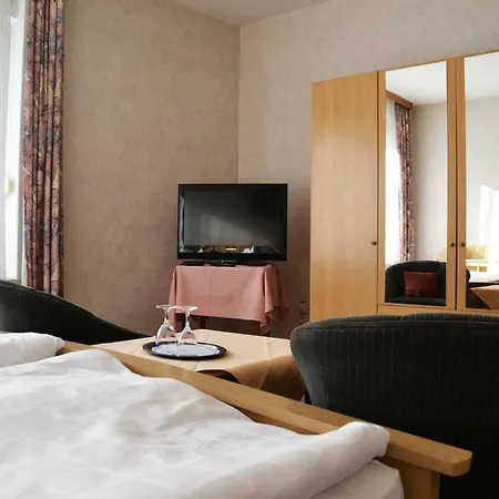 Gaststaette Und _zum Dorfk Hotel