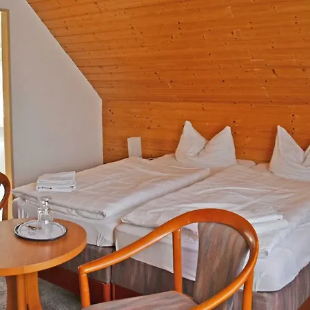 Hotel Gaststaette Und _zum Dorfk